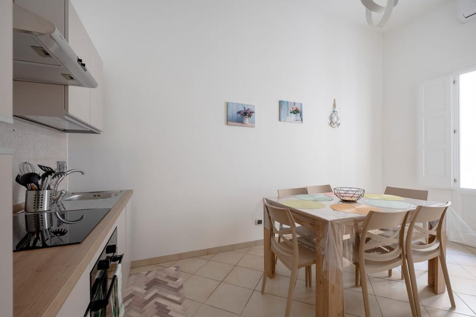 Kitchen or kitchenette, kitchen