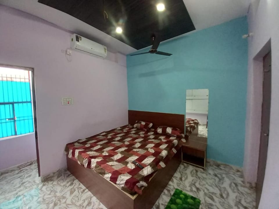 Raghav Home Stay Bed and Breakfast in Varanasi