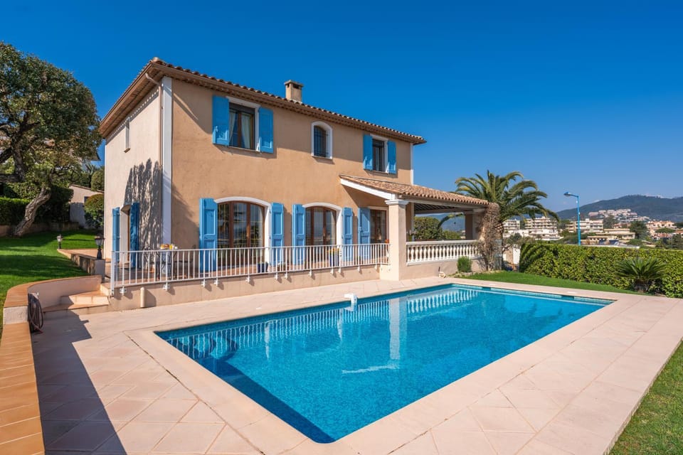 Villa provençale avec piscine et vue mer ! Villa in Mandelieu-La Napoule