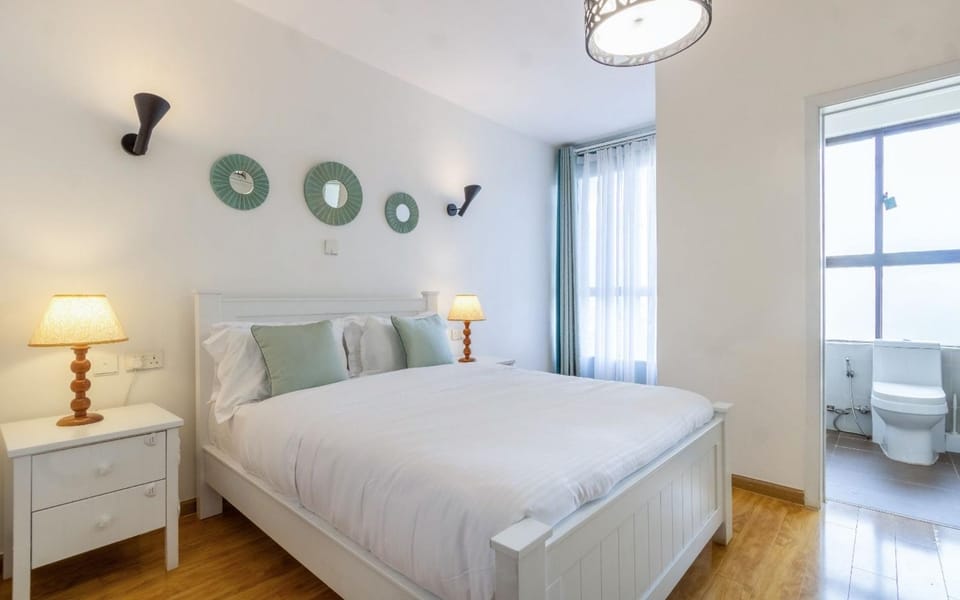 Toilet, Bed, Bathroom, Bedroom