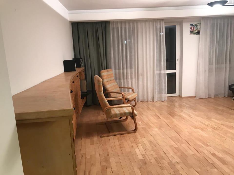 TV and multimedia, Seating area