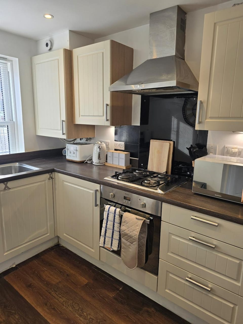 Cosy 3 Bedroom in Colchester, Stylish Stay for All Apartment in Colchester