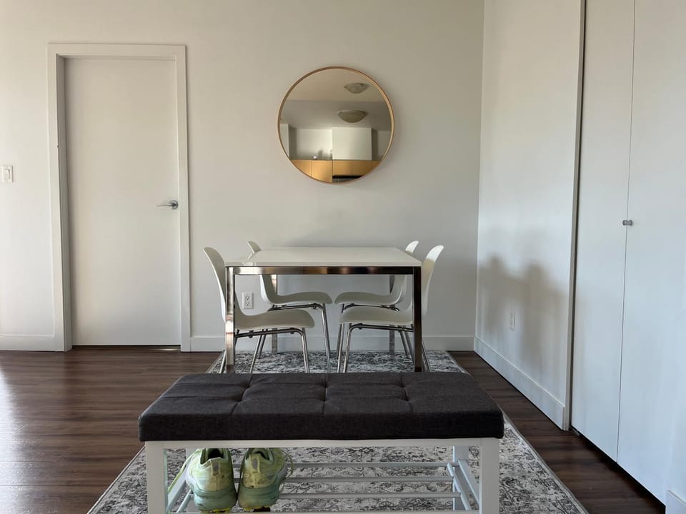 Two Rooms in Cosy Corner Unit off UBC Campus Vacation rental in Richmond