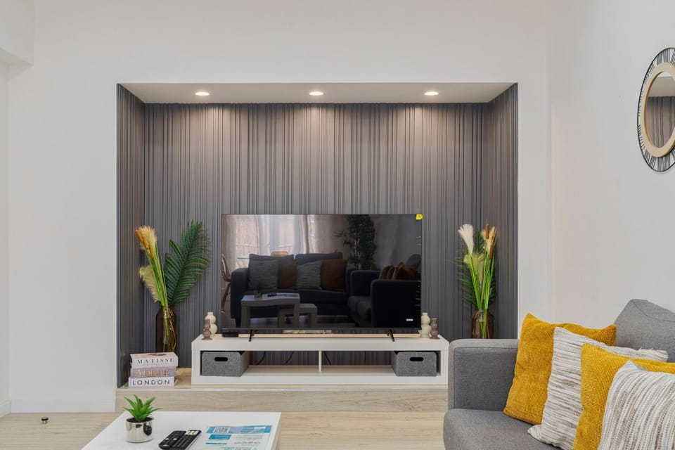 Communal lounge/ TV room, TV and multimedia, Living room, Seating area