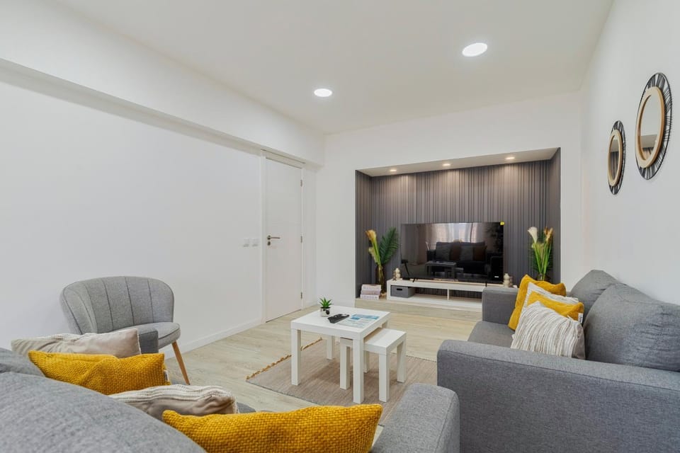 TV and multimedia, Living room, Seating area