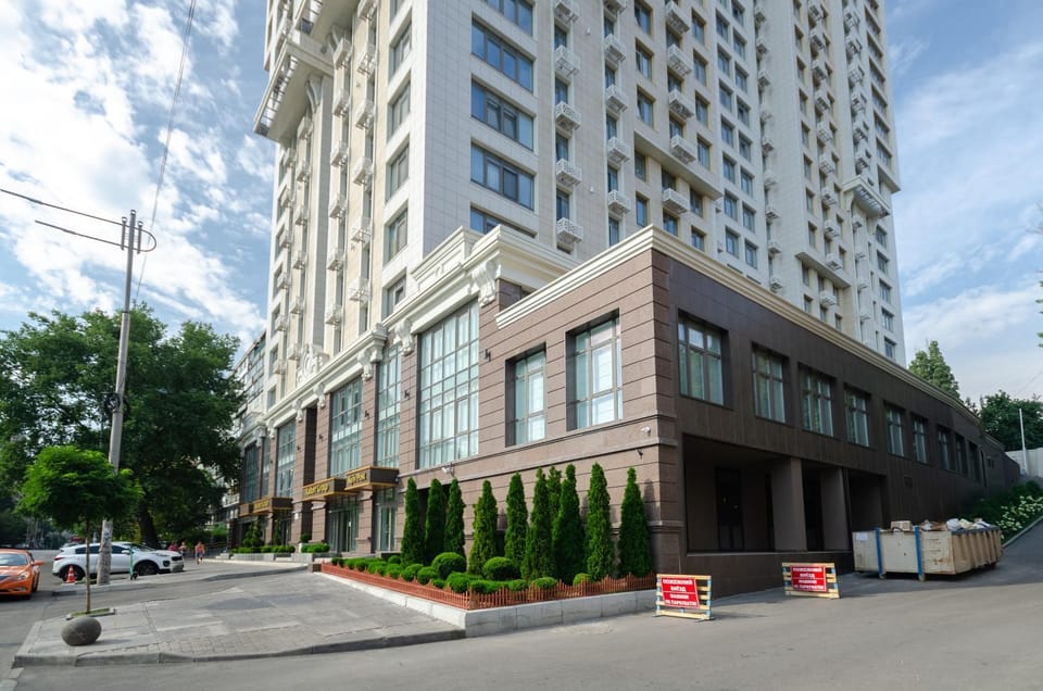 10 МММ ККК Ж38 вулиця Жилянська, 68 Apartment in Kiev City - Kyiv