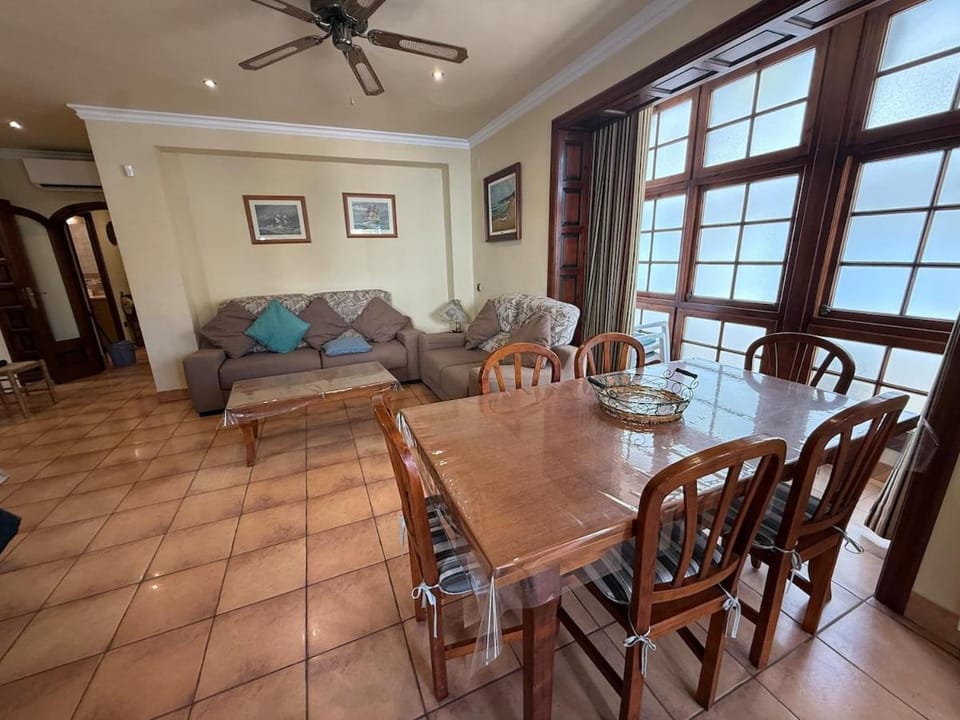 Apartamento familiar en Roc de Sant Gaieta, Roda de Bara Apartment in Tarragonès