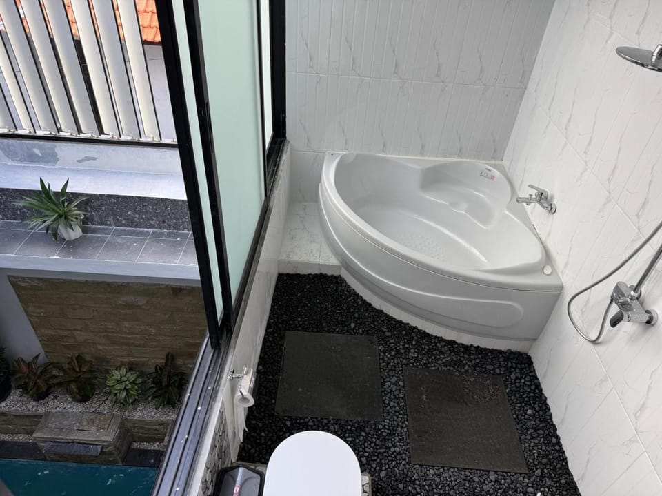 Bathroom, Bath
