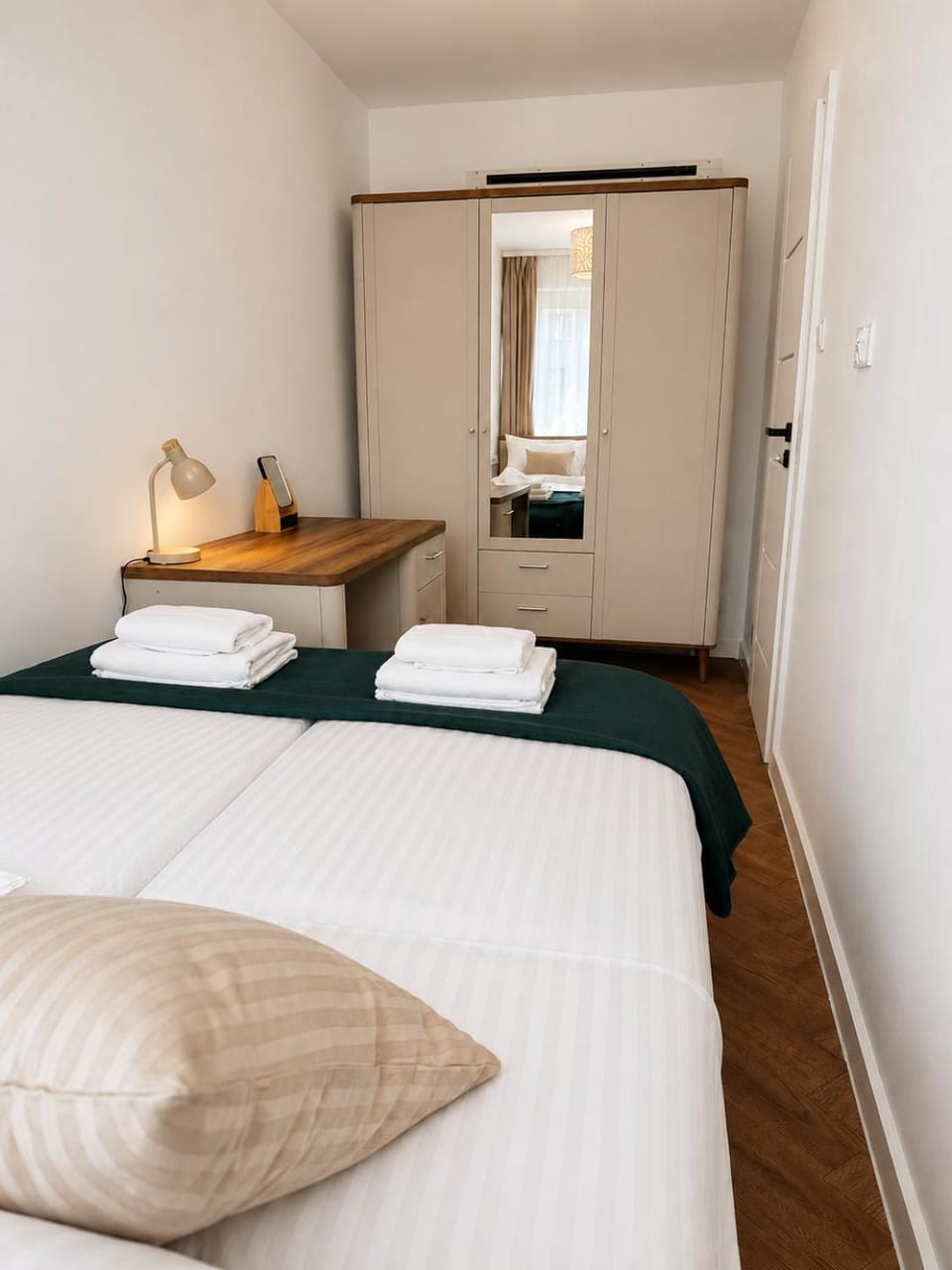 Bedroom, wardrobe