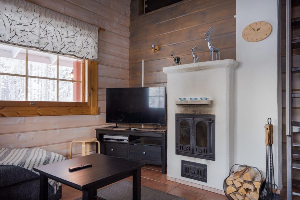 Communal lounge/ TV room, TV and multimedia, Living room, Seating area, fireplace, heating, internet