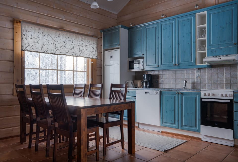 Dining area, heating, internet, kitchen