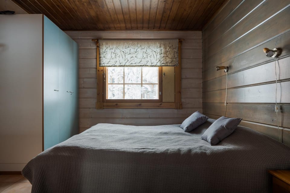 Bed, Bedroom, heating, internet, towels, wardrobe