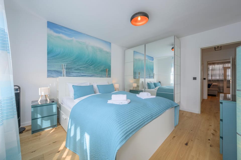 Bed, Bedroom, wardrobe