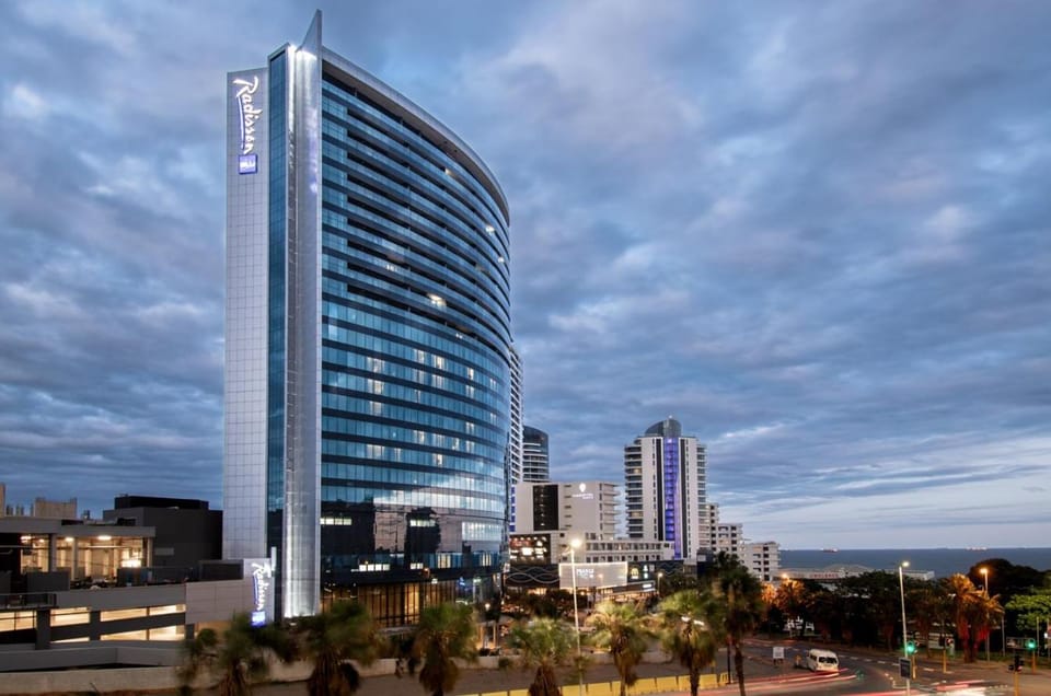 Property building, Day, Sea view, Location
