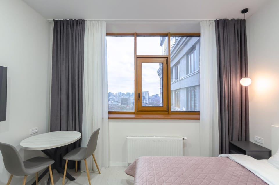 Bed, Seating area, Bedroom, heating