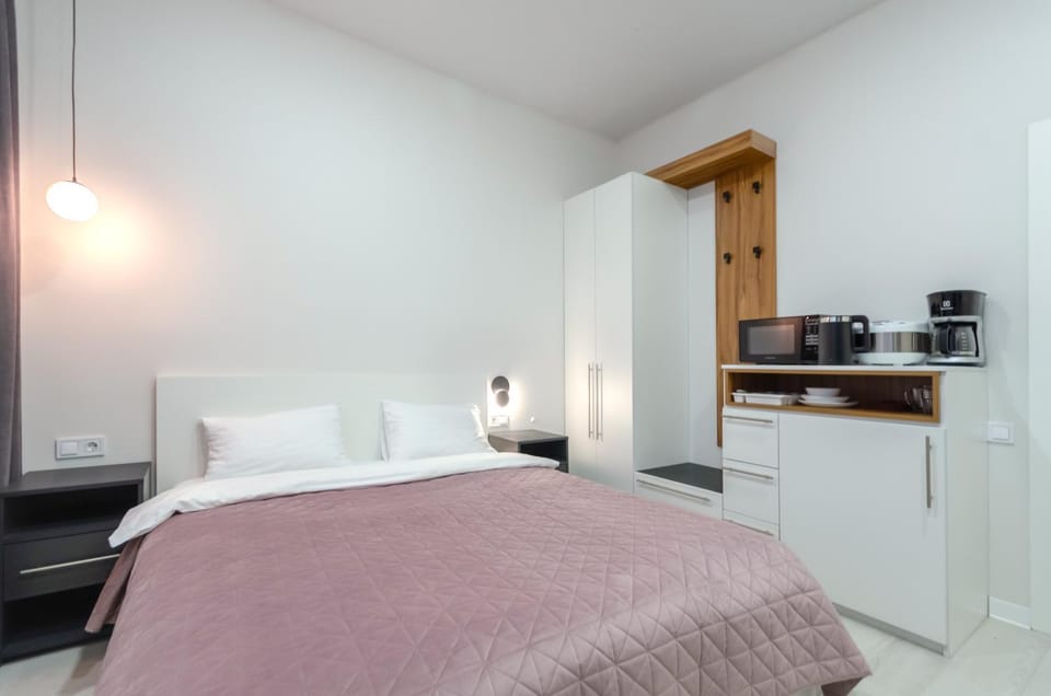 Bed, Kitchen or kitchenette, wardrobe