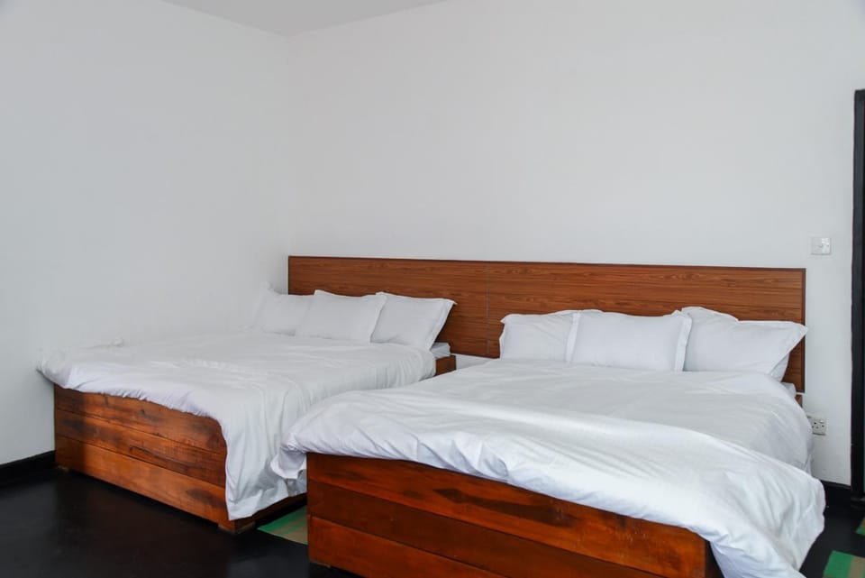 Shiny cot resort Hotel in Nuwara Eliya