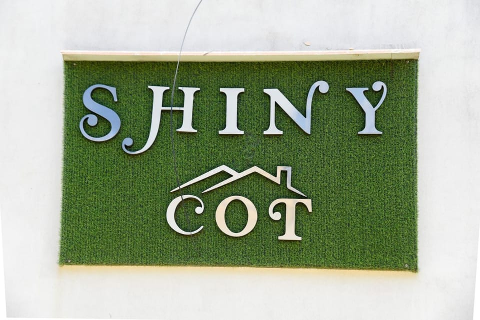Shiny cot resort Hotel in Nuwara Eliya