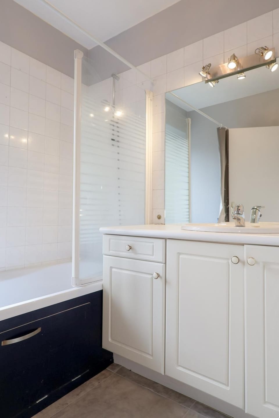 Bathroom, Bath
