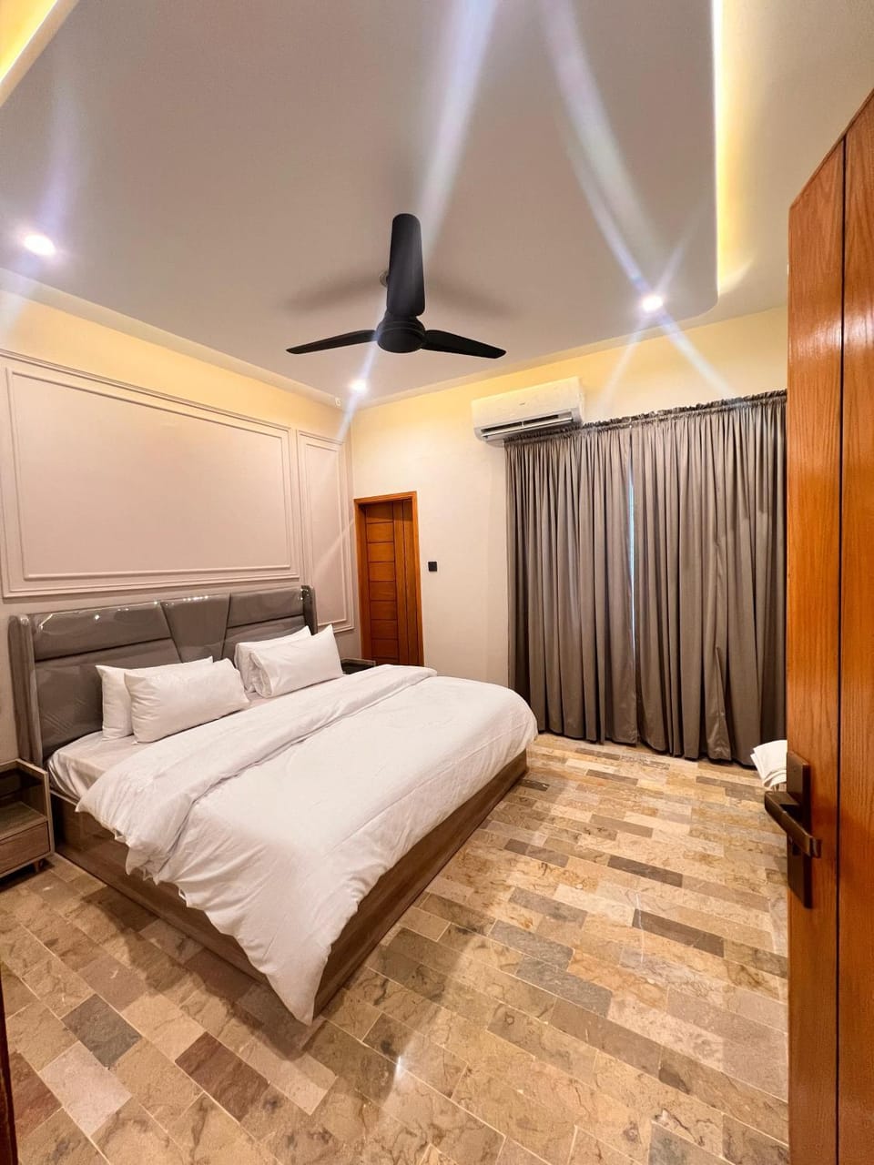 The Urban Nest Guest House Bed and Breakfast in Karachi