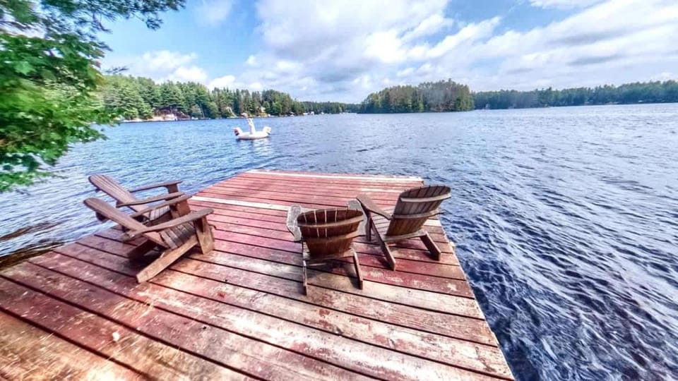 Cozy Spacious Cottage on Private Island for an Unforgettable Family Adventure on Brantingham Lake, New York House in Brantingham Lake