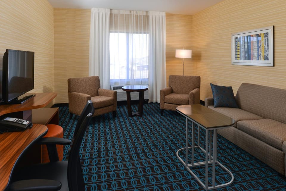 Living room, Seating area, Guests