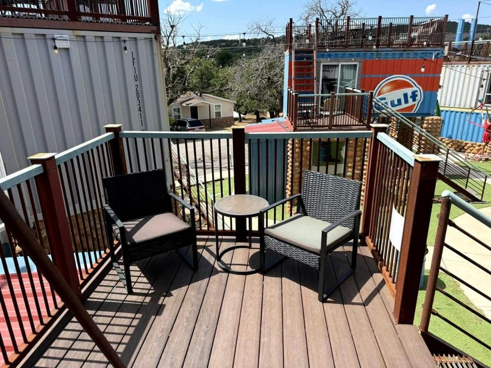 Cozy Tiny House with Rooftop Deck near Wichita Mountains in Medicine Park, Oklahoma House in Medicine Park