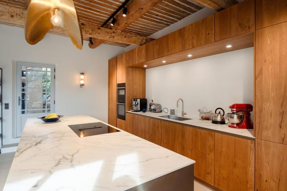 Contemporary bastide in Aix Villa in Aix-en-Provence