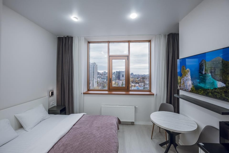 Bed, TV and multimedia, heating