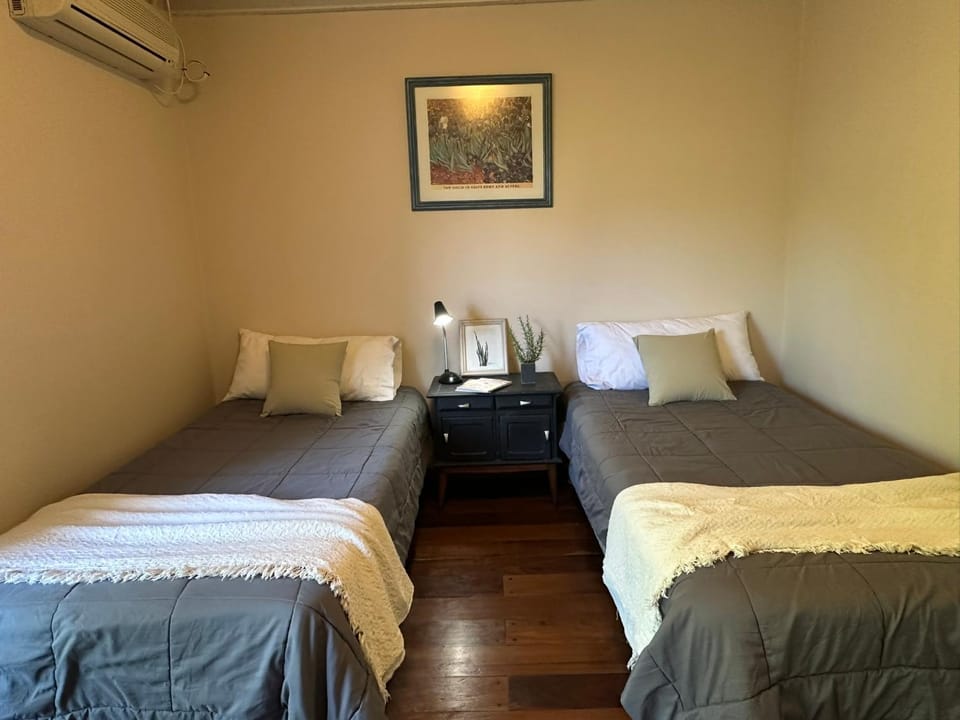 Bed, Photo of the whole room, Bedroom, air conditioner