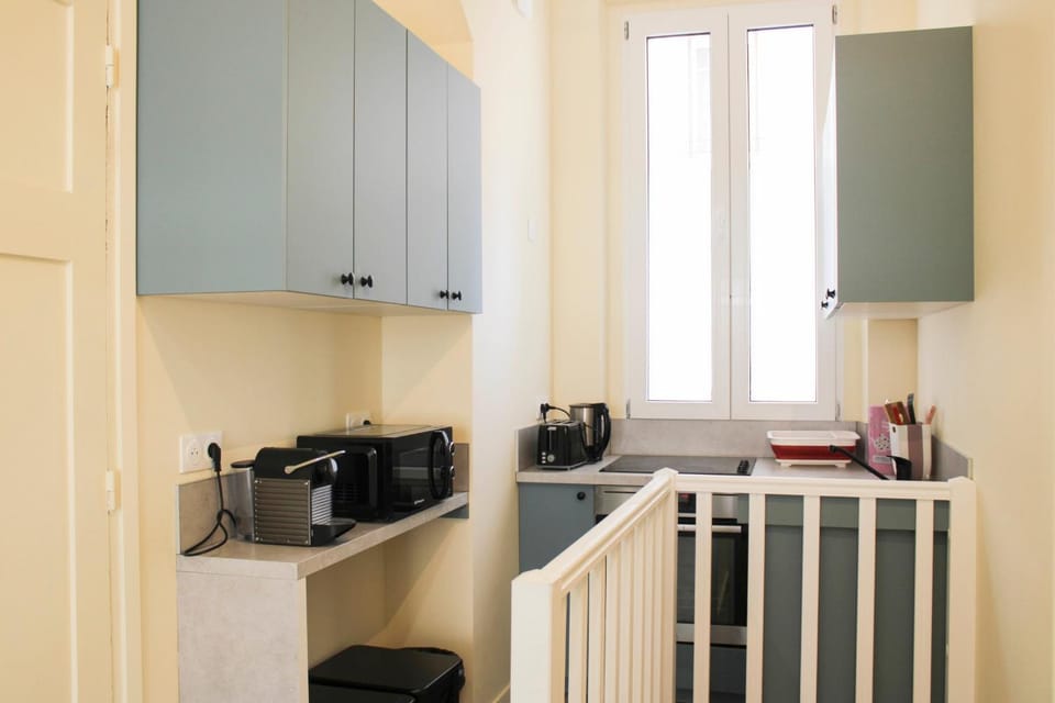 40m studio with sleeping area & Wifi Apartment in Courbevoie