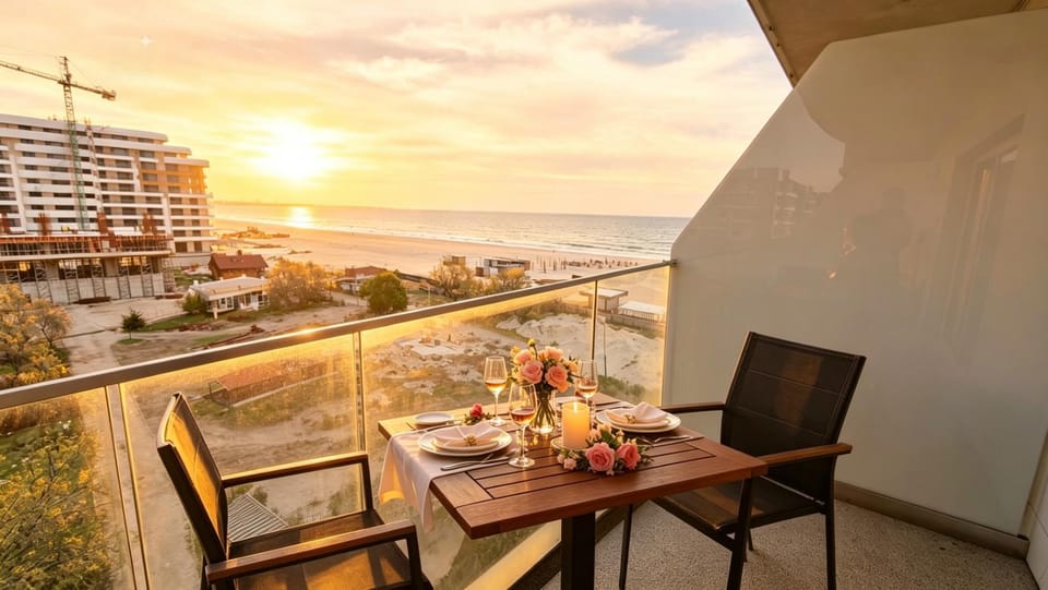 View (from property/room), Balcony/Terrace, Seating area, Dining area, Sea view, Sunrise, Sunset