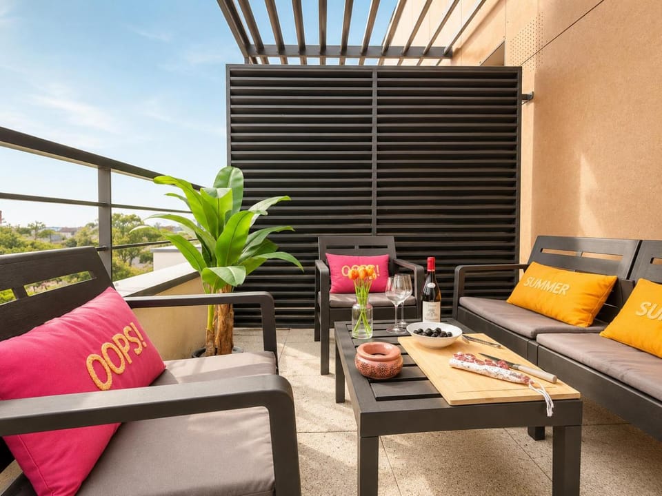 Patio, Day, View (from property/room), Balcony/Terrace, Dining area