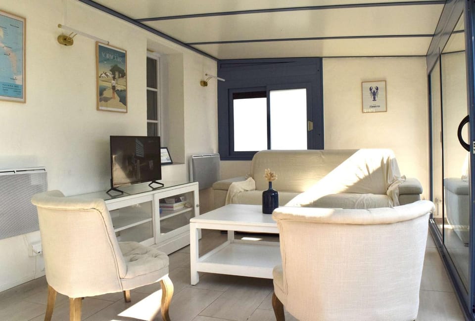 TV and multimedia, Seating area