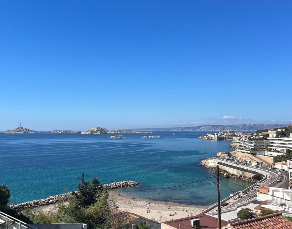 Waterfront villa with pool, sea view Villa in Marseille