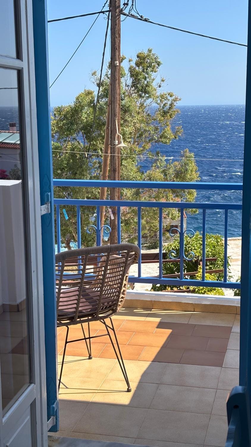 Faros Rooms Armenistis Hotel in Icaria