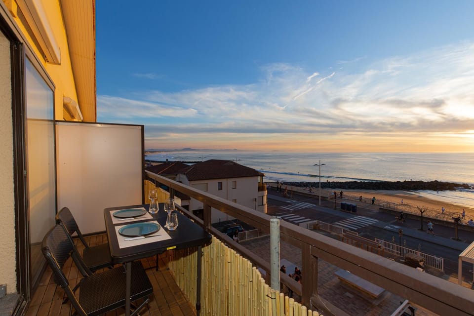 Natural landscape, View (from property/room), Balcony/Terrace, Sea view, Sunset