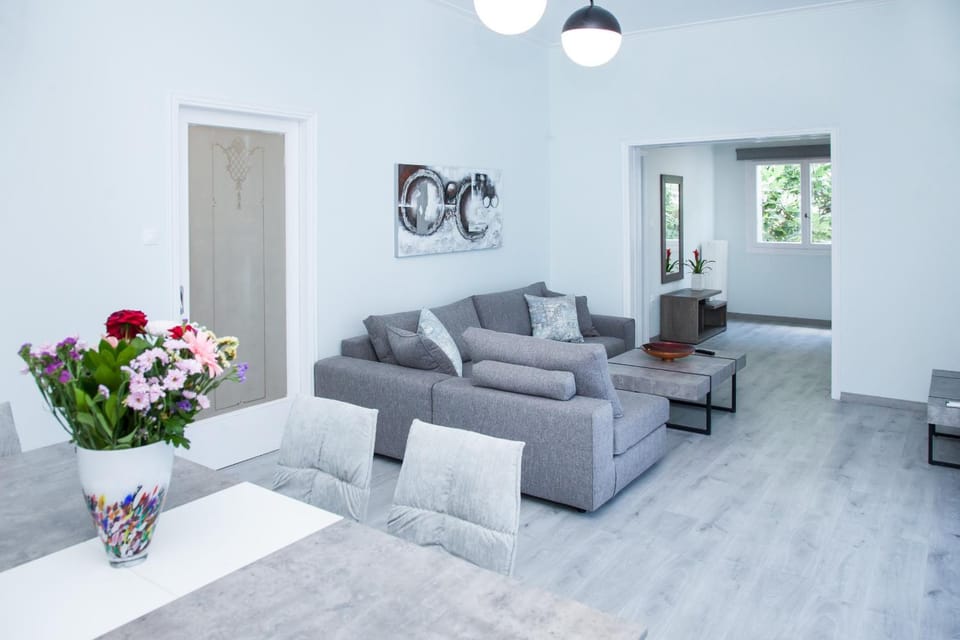 Communal lounge/ TV room, Living room