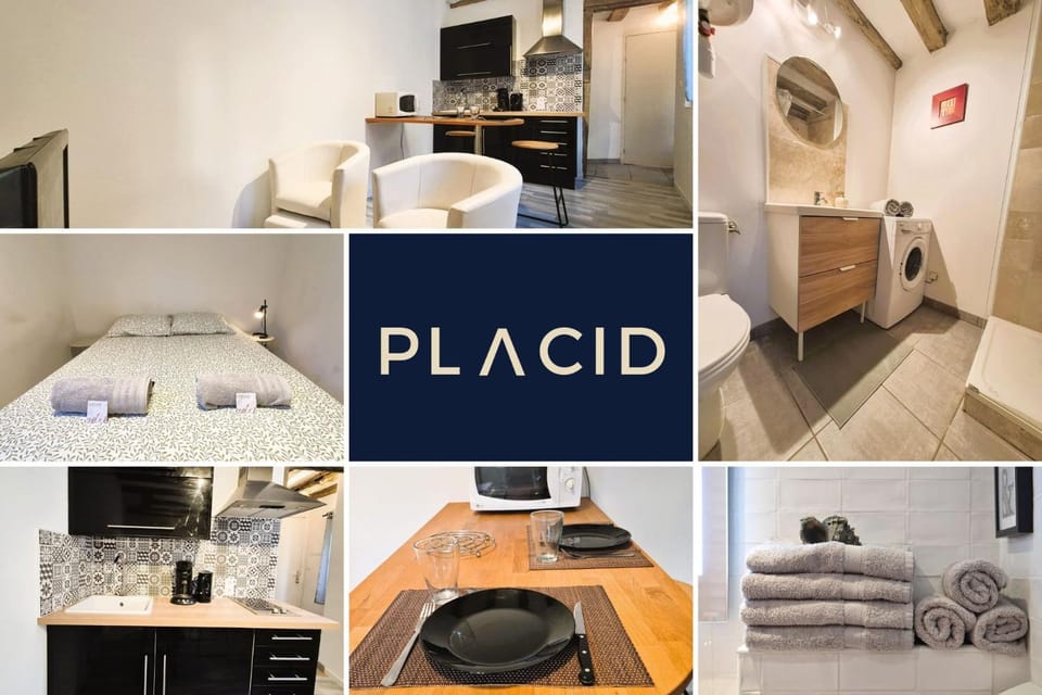 Bed, Property logo or sign, TV and multimedia, Kitchen or kitchenette, Bedroom