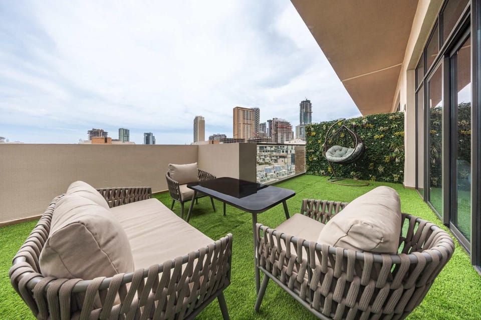 StayShort - Modern 3 Bedroom Duplex Apartment in JVC that Sleeps 5 Apartment in Dubai