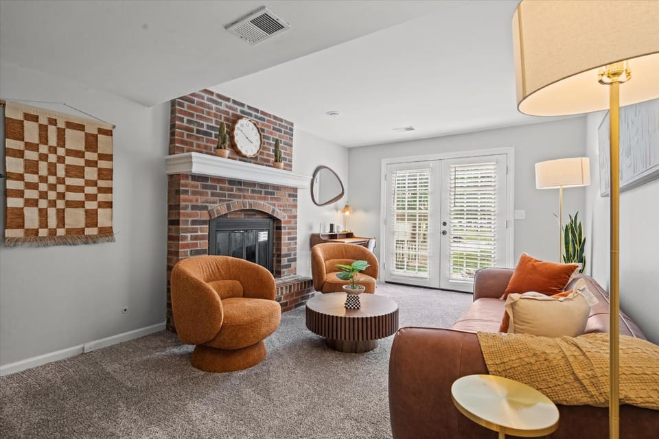 The Westwood - Charming Duplex Walkable to Plaza House in West Plaza