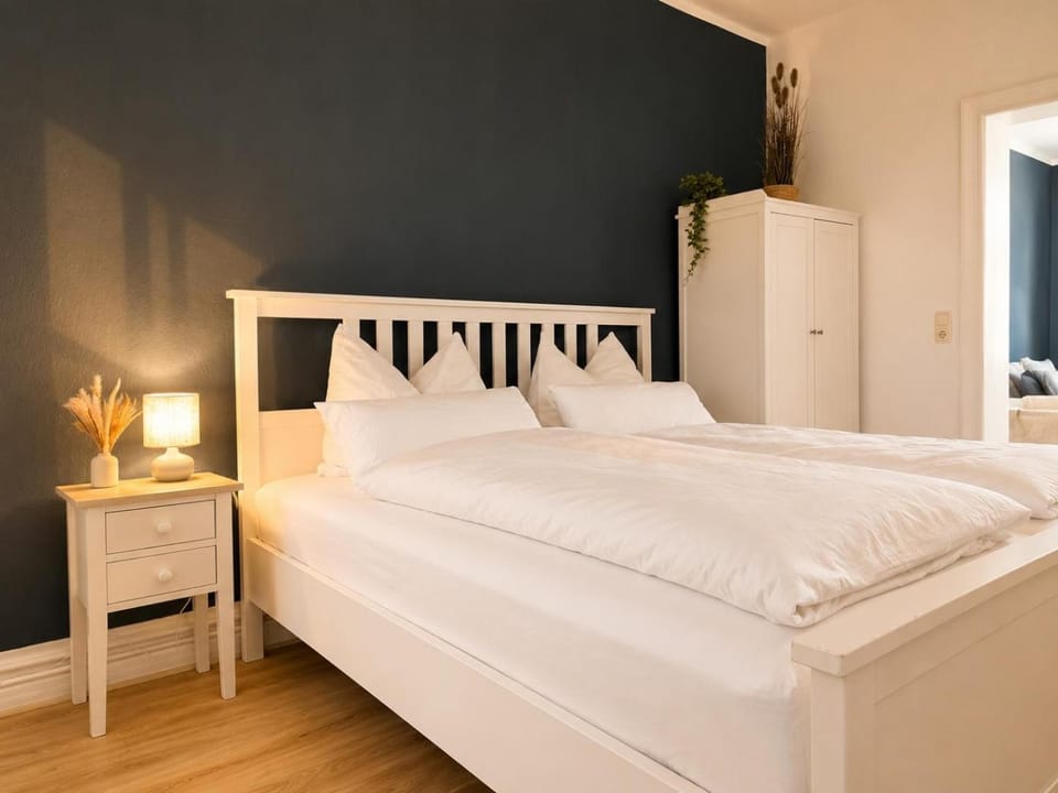 Bed, Photo of the whole room, Bedroom, wardrobe