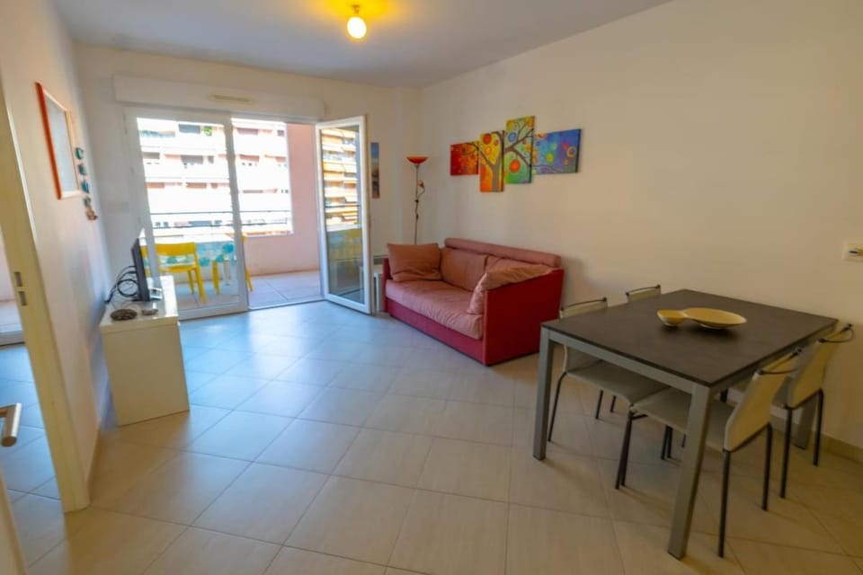 110I - Joli 2P avec terrasse piscine et parking Apartment in Menton