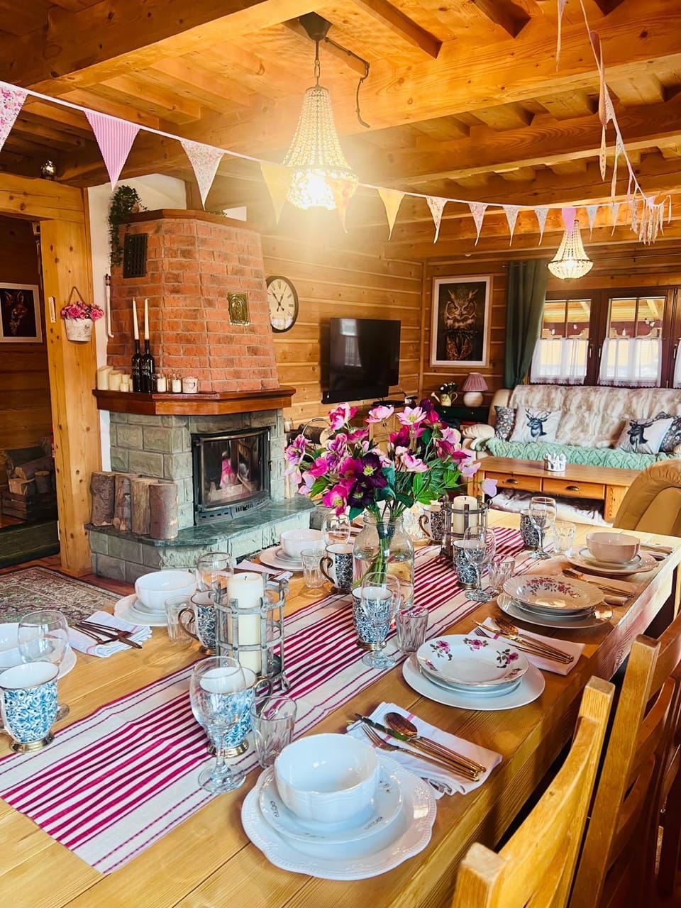 TV and multimedia, Kitchen or kitchenette, Living room, Seating area, Dining area, Evening entertainment