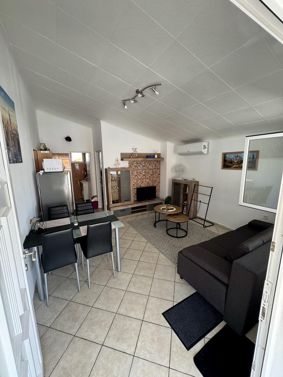 Communal lounge/ TV room, Living room
