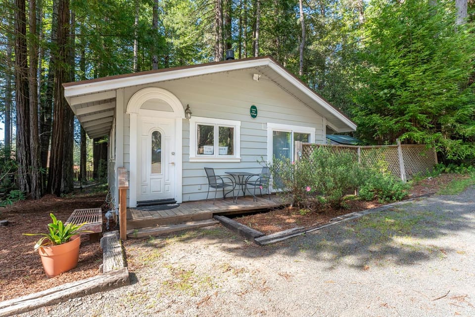 Green Tree Cottage House in Mendocino