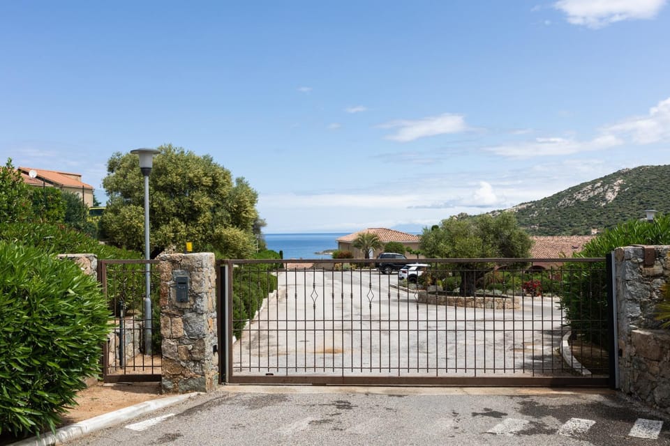 Villa Mare Monti Bed and Breakfast in Lumio