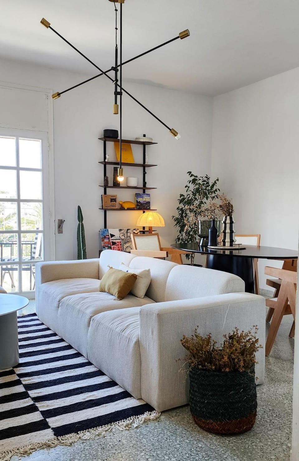 Living room, Dining area