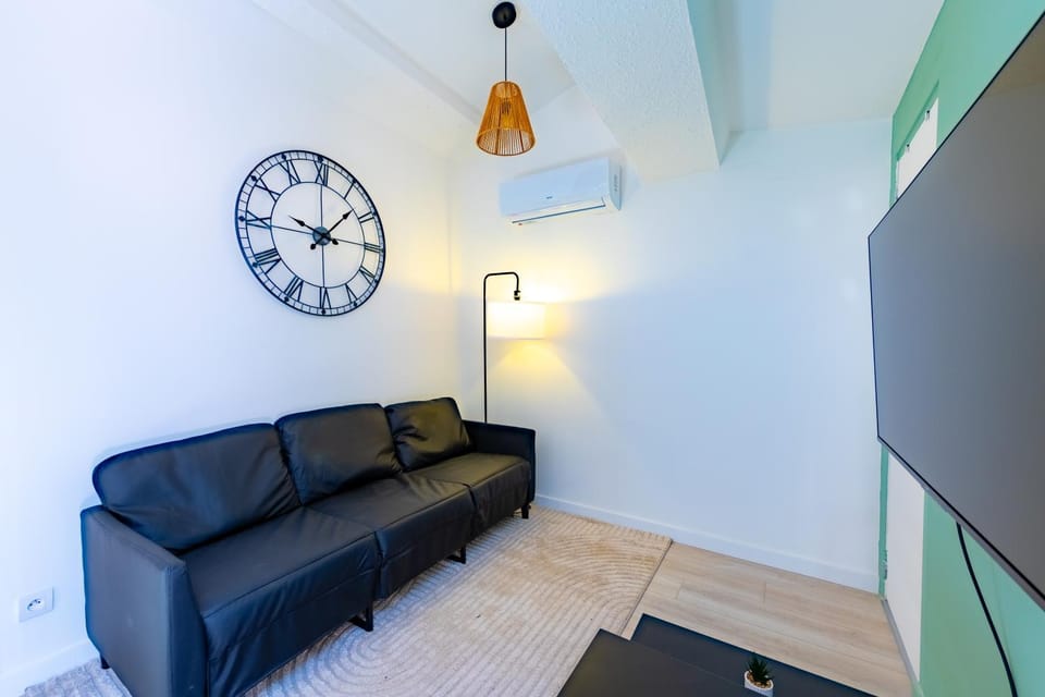 TV and multimedia, Living room, Seating area