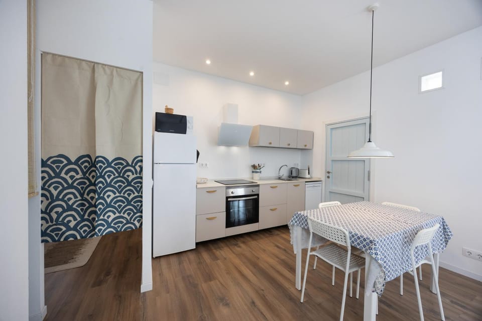 Property building, Kitchen or kitchenette, Living room